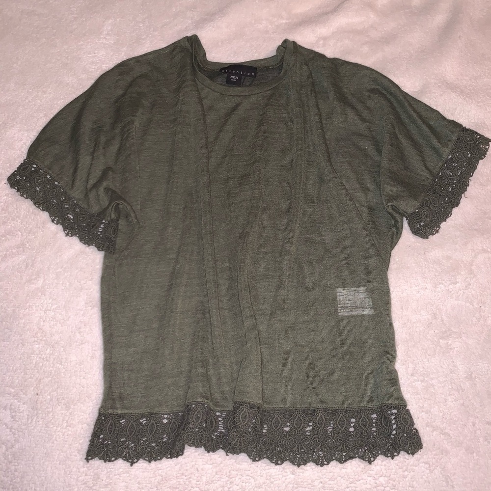 Lace embellished short sleeve top